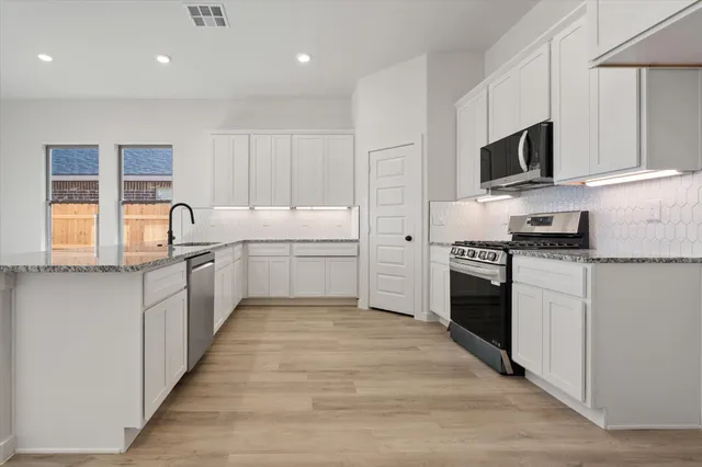 $262,000 | 2002 Cottonwood Avenue, Wolfforth, TX 79382