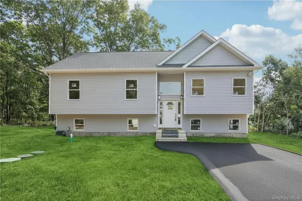 $630,000 | 511 Walker Avenue, Patchogue, NY 11772