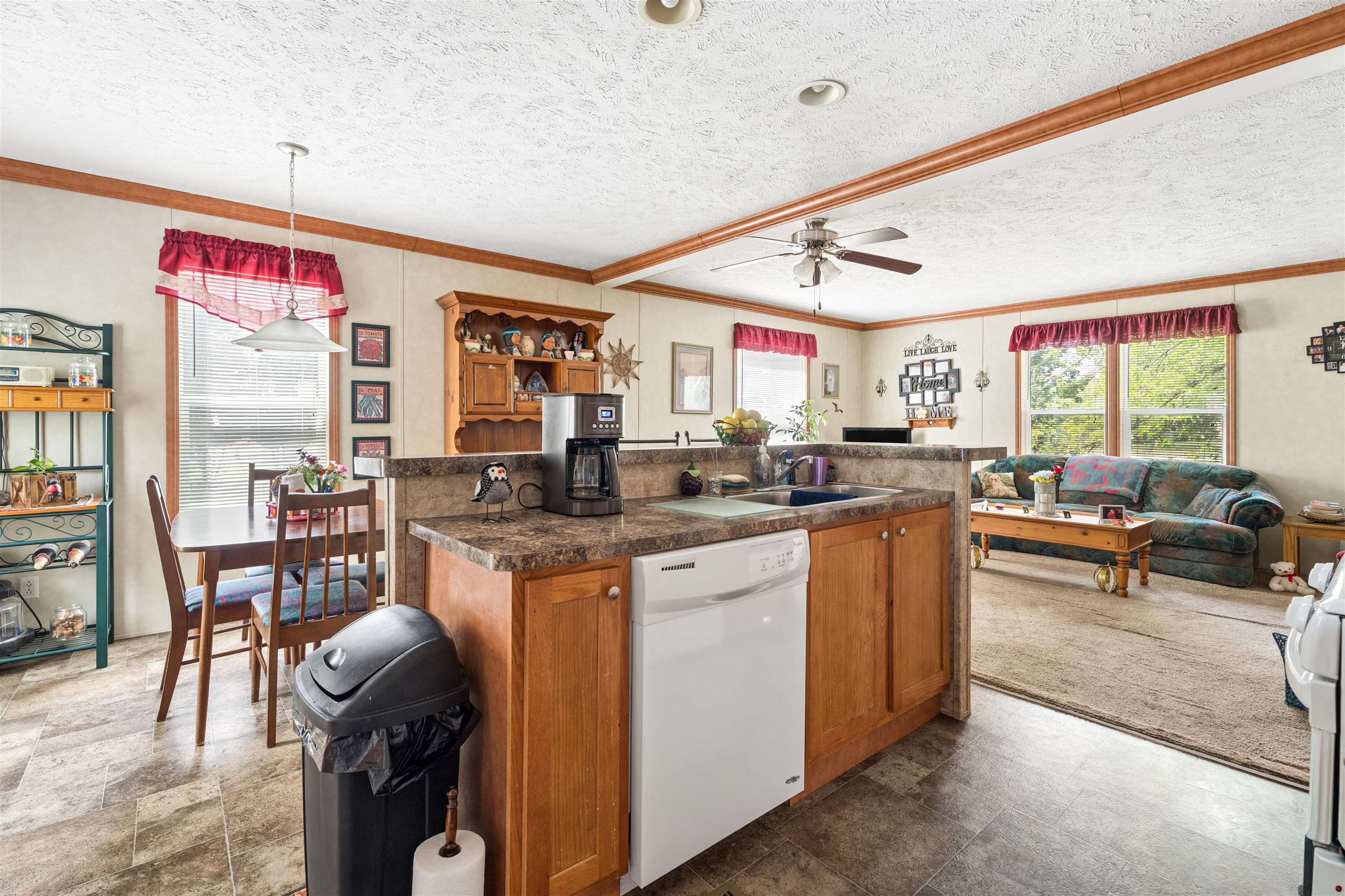 N3356 County Road West New London, WI 54961 - Photo 8 of 33 Gallery Image 8