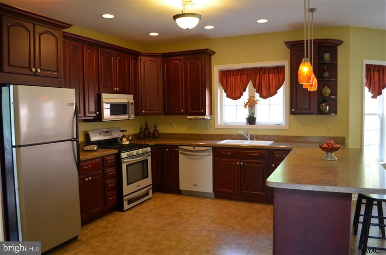 1595 Sheepbridge Road York, PA 17406 - Photo 9 of 29