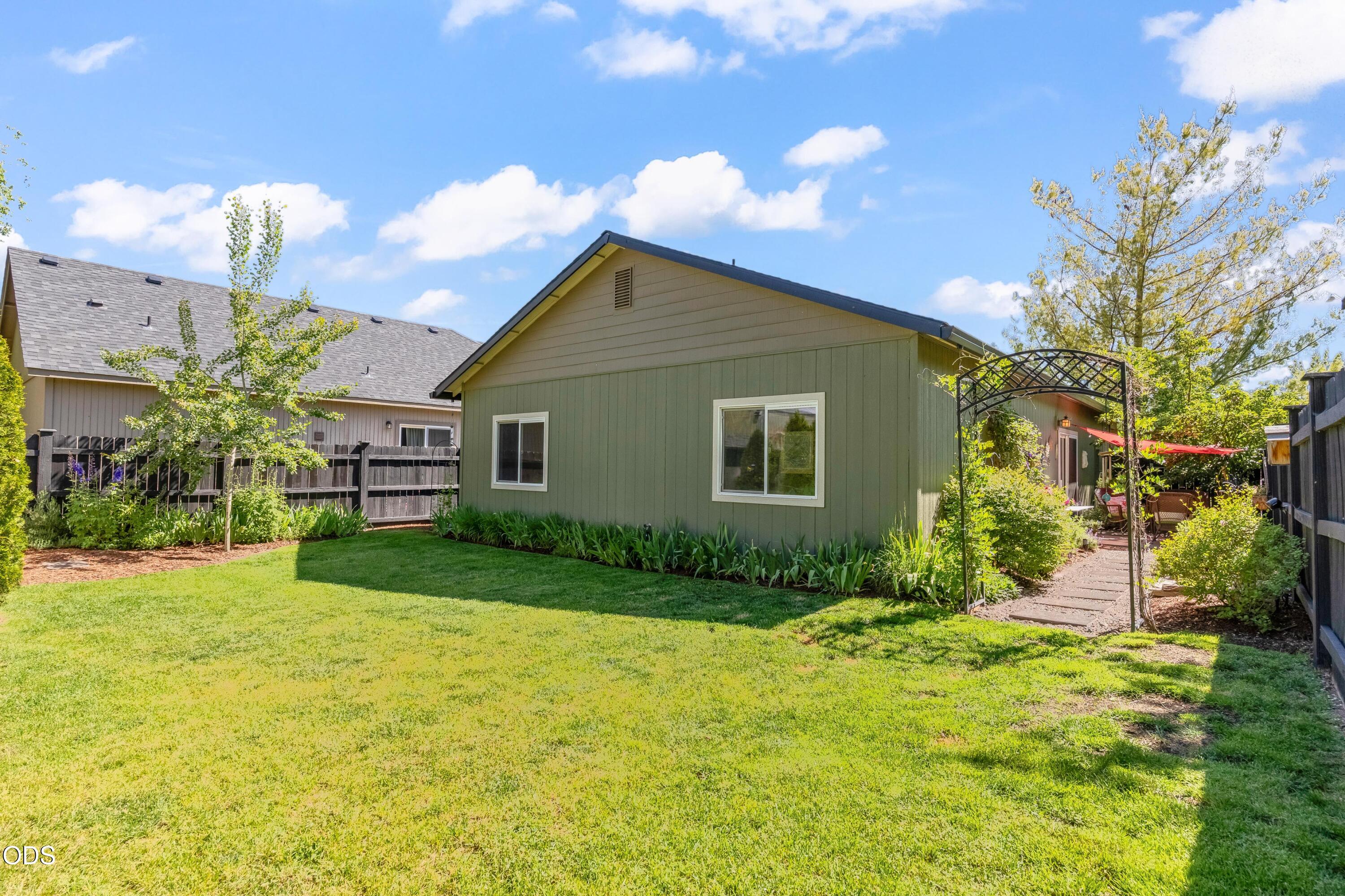 637 Northeast Mason Road Bend, OR 97701 - Photo 25 of 33