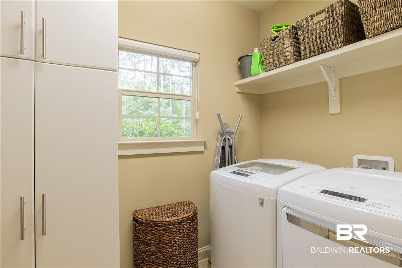 20024 Bunker Loop Fairhope, AL 36532 - Photo 24 of 38 Laundry