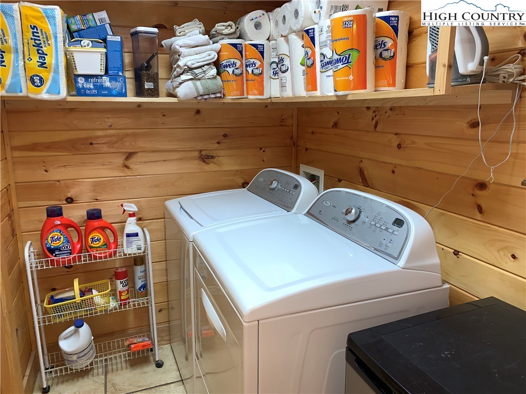 447 South Turkey Ridge Crumpler, NC 28617 - Photo 33 of 39 a utility room with dryer and washer
