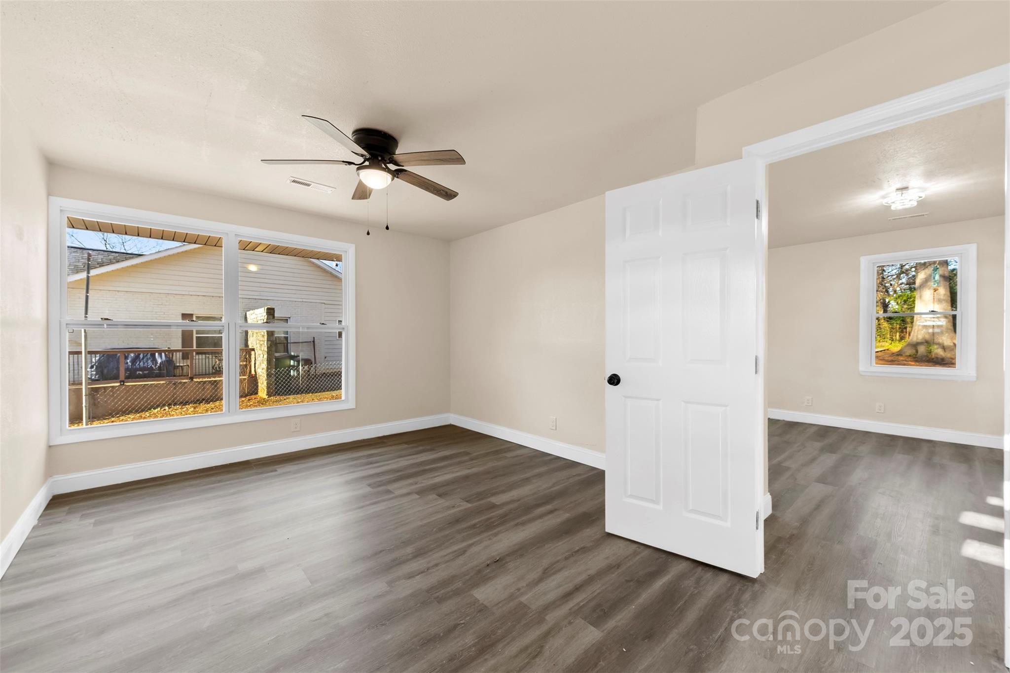 5528 Queen Anne Road Charlotte, NC 28217 - Photo 2 of 27
