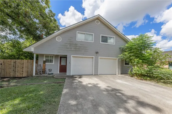$1,150 | 1200 Holik Drive, Unit B, College Station, TX 77840
