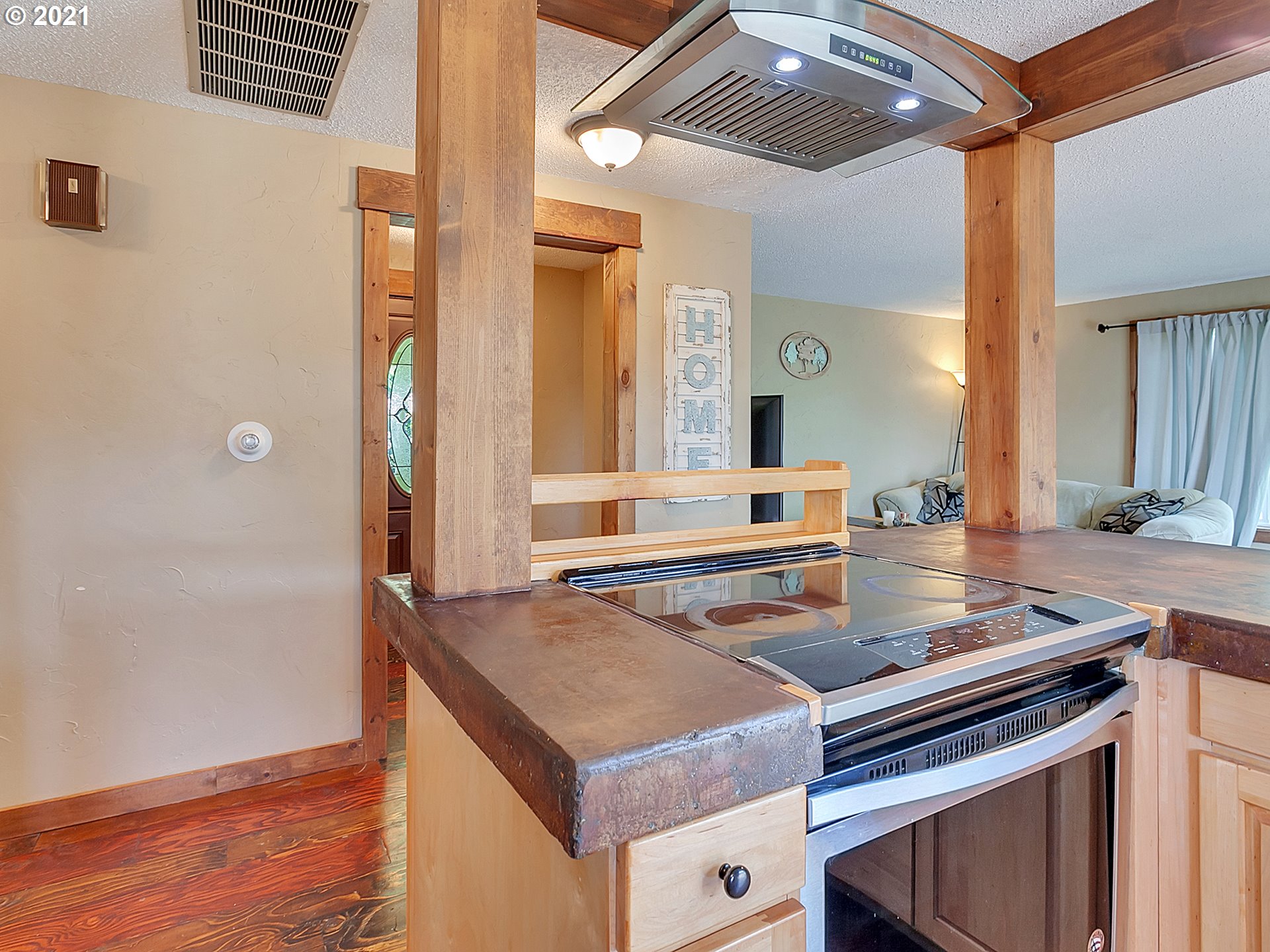 435 North Fir Villa Road Dallas, OR 97338 - Photo 13 of 31