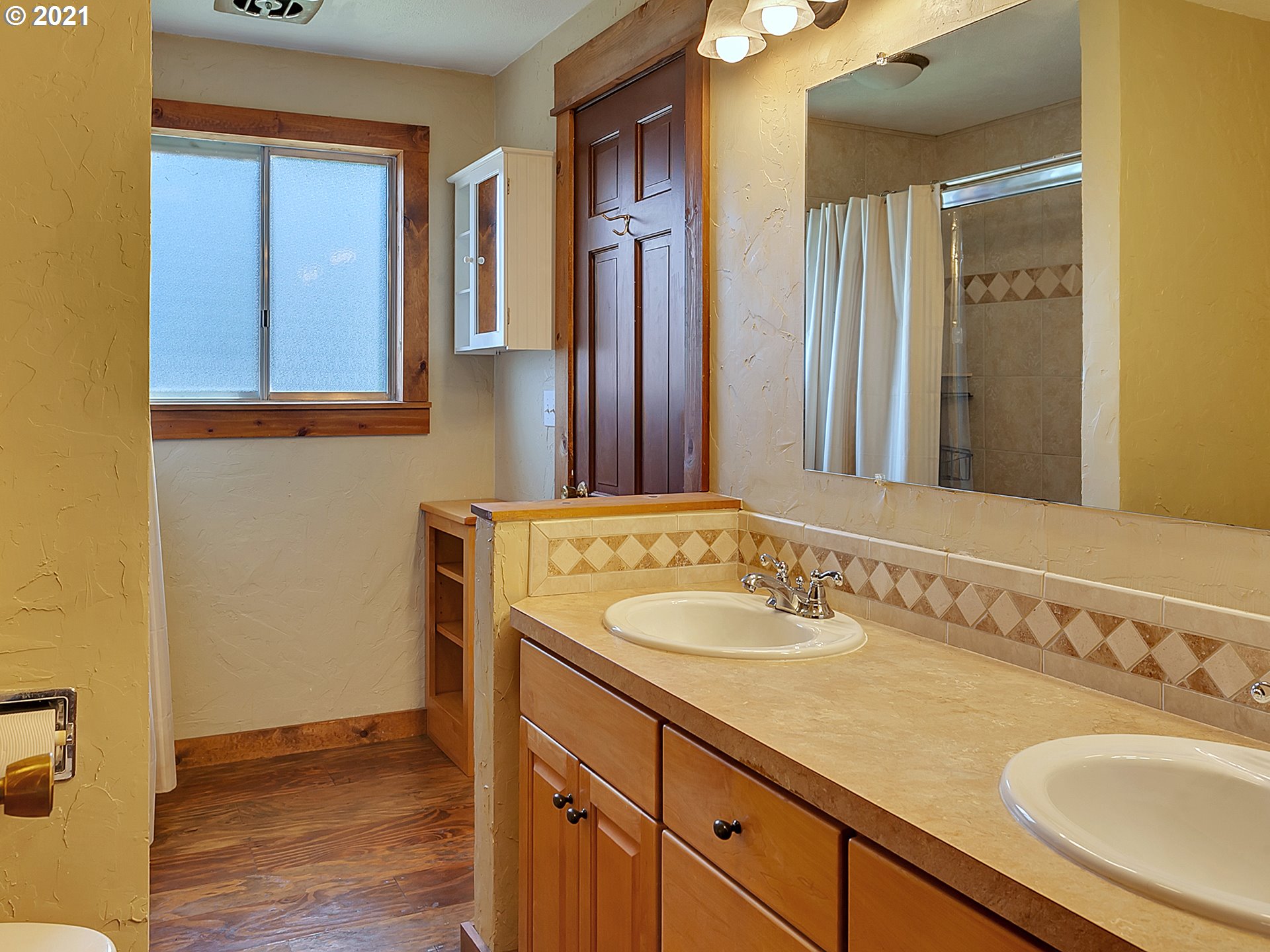 435 North Fir Villa Road Dallas, OR 97338 - Photo 17 of 31