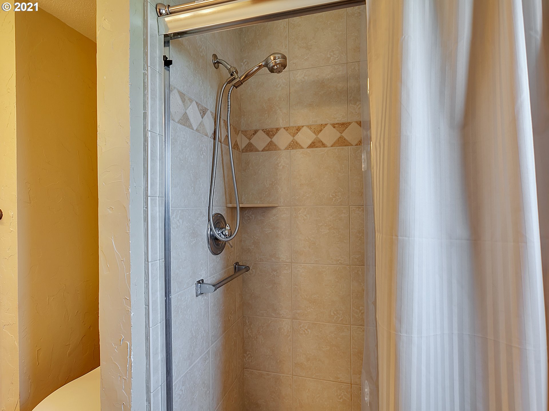 435 North Fir Villa Road Dallas, OR 97338 - Photo 18 of 31