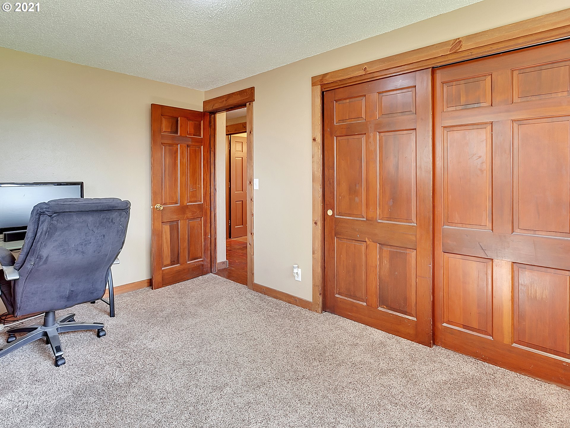 435 North Fir Villa Road Dallas, OR 97338 - Photo 21 of 31