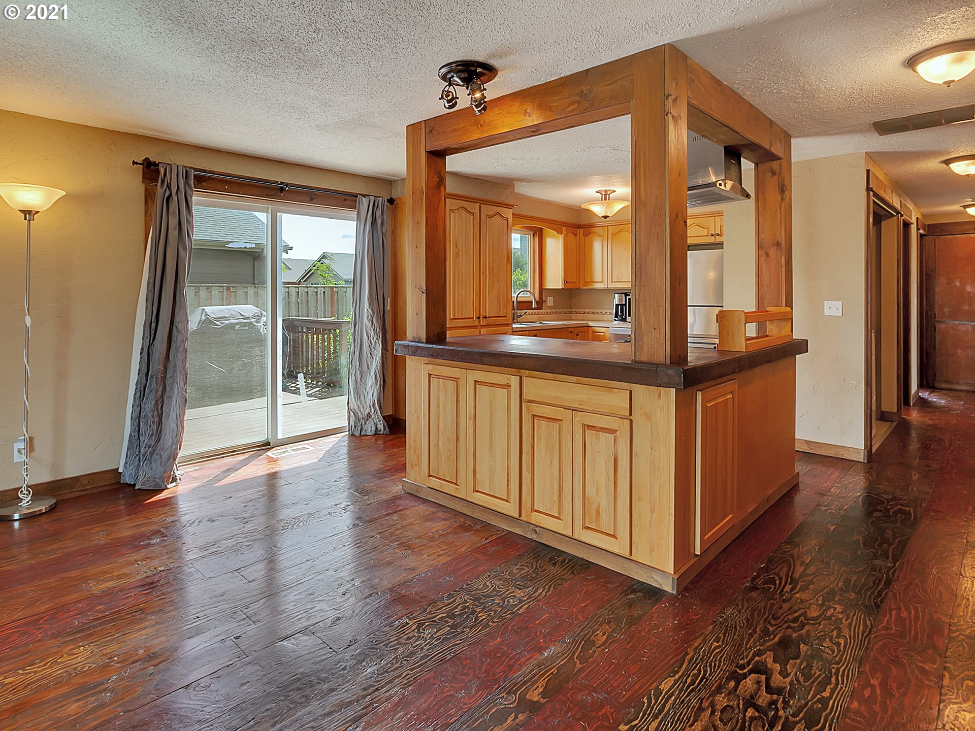435 North Fir Villa Road Dallas, OR 97338 - Photo 8 of 31