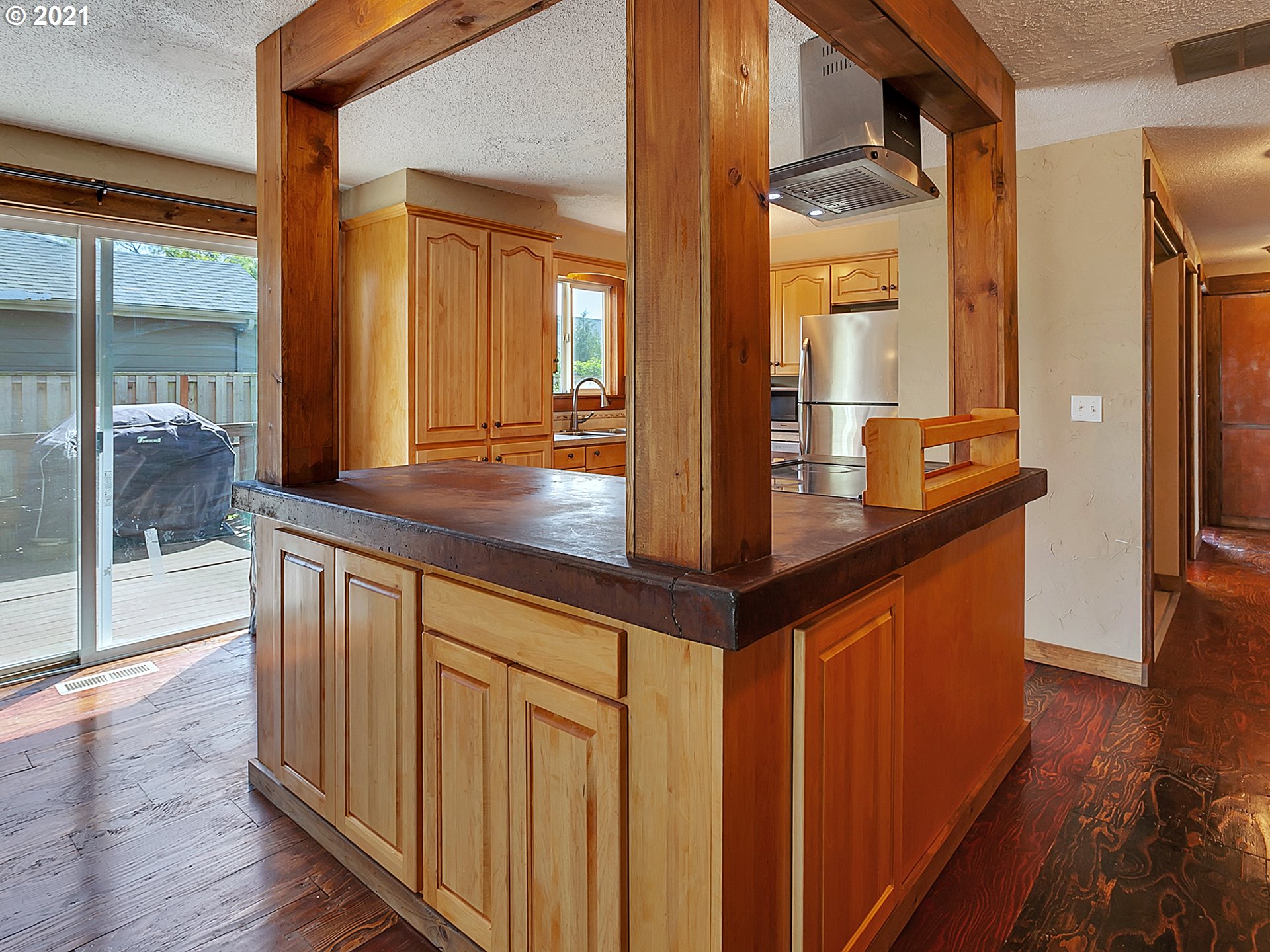 435 North Fir Villa Road Dallas, OR 97338 - Photo 9 of 31