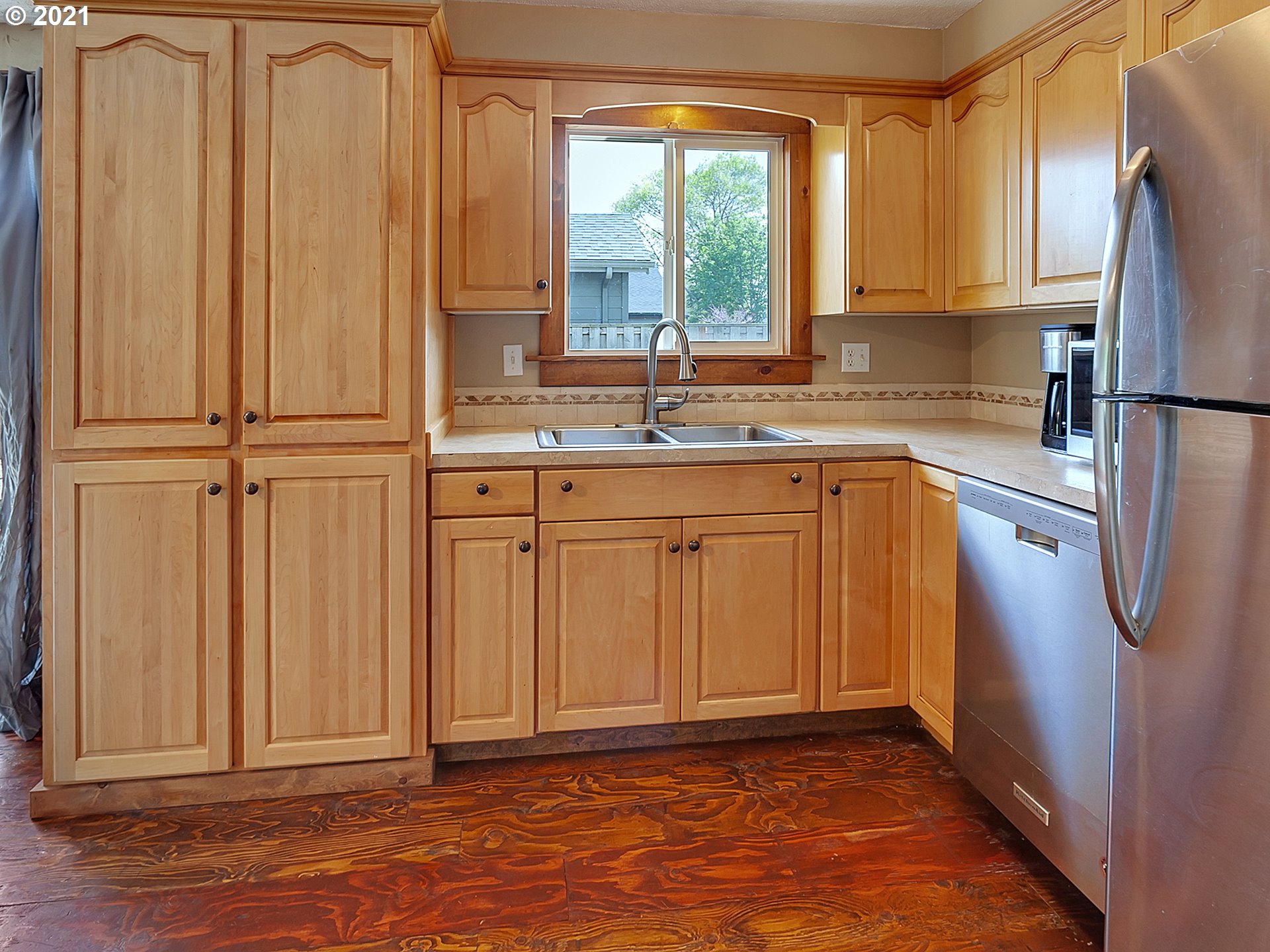 435 North Fir Villa Road Dallas, OR 97338 - Photo 10 of 31