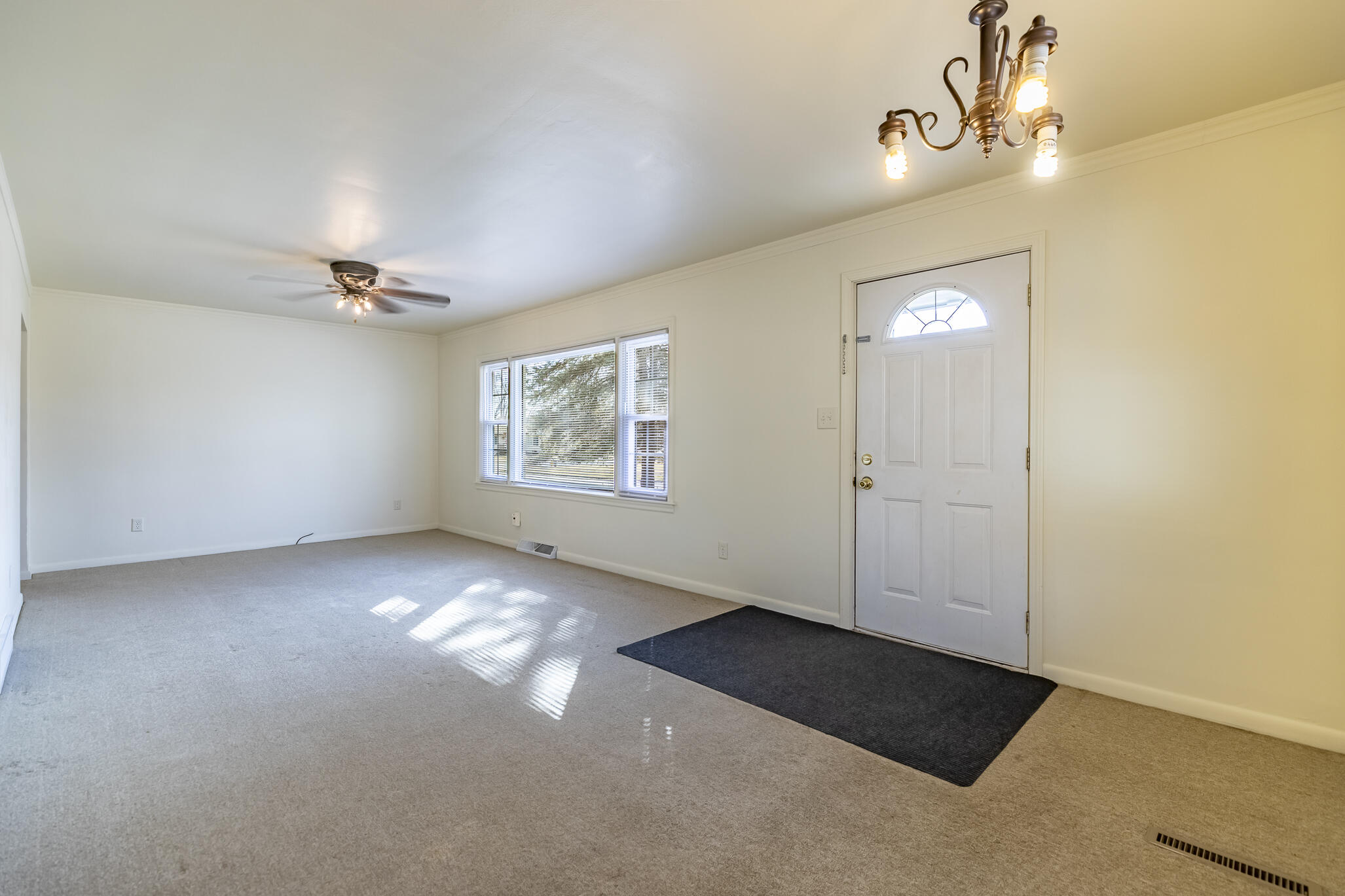 539 South Rensselaer Street Griffith, IN 46319 - Photo 12 of 25 2054x1369