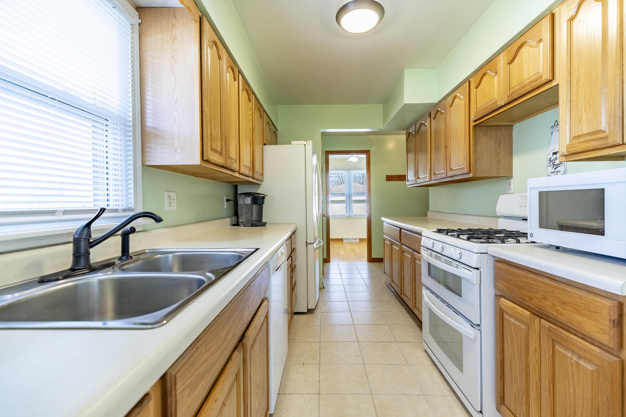 539 South Rensselaer Street Griffith, IN 46319 - Photo 13 of 25 2054x1369