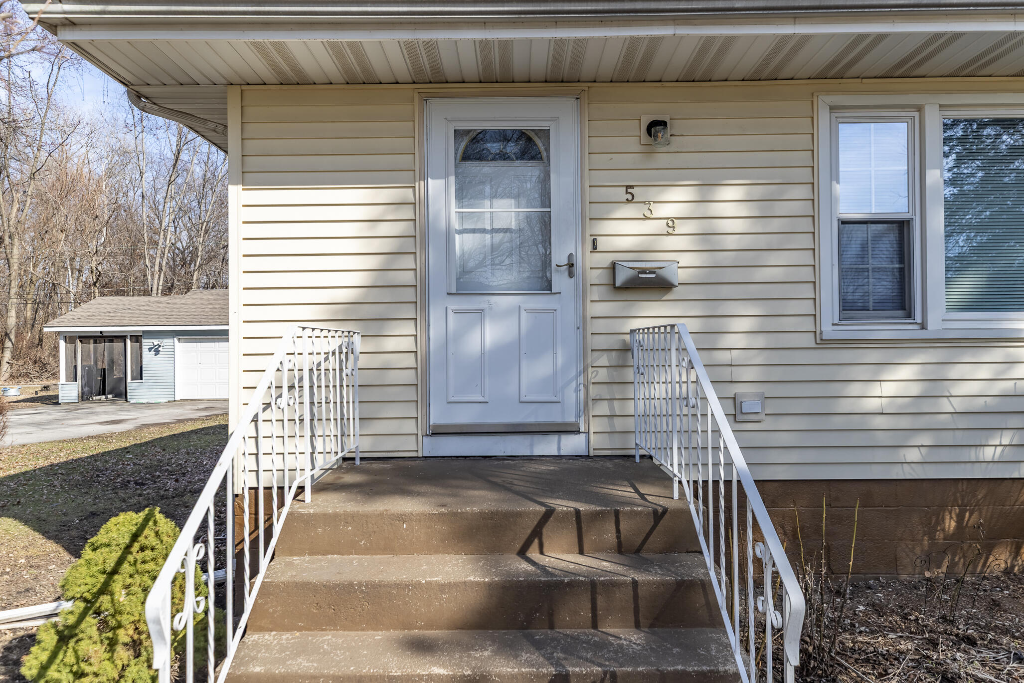 539 South Rensselaer Street Griffith, IN 46319 - Photo 3 of 25 2054x1369