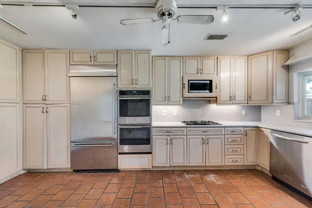 $475,000 | 6639 Winterwood Lane, Dallas, TX 75248