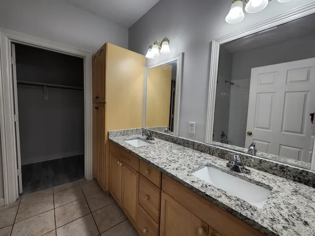 $1,600 | 11045 Landswalk Drive, Unit 113, Houston, TX 77099