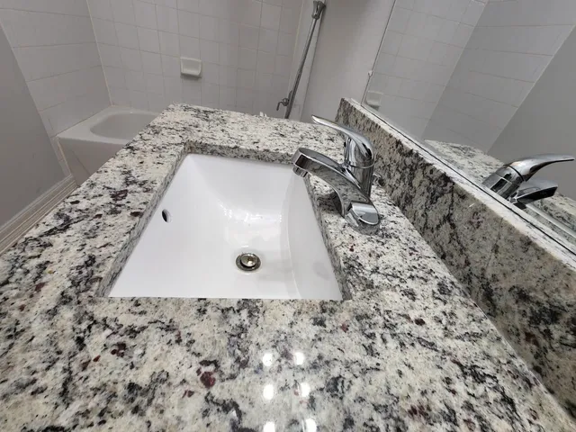 $1,600 | 11045 Landswalk Drive, Unit 113, Houston, TX 77099