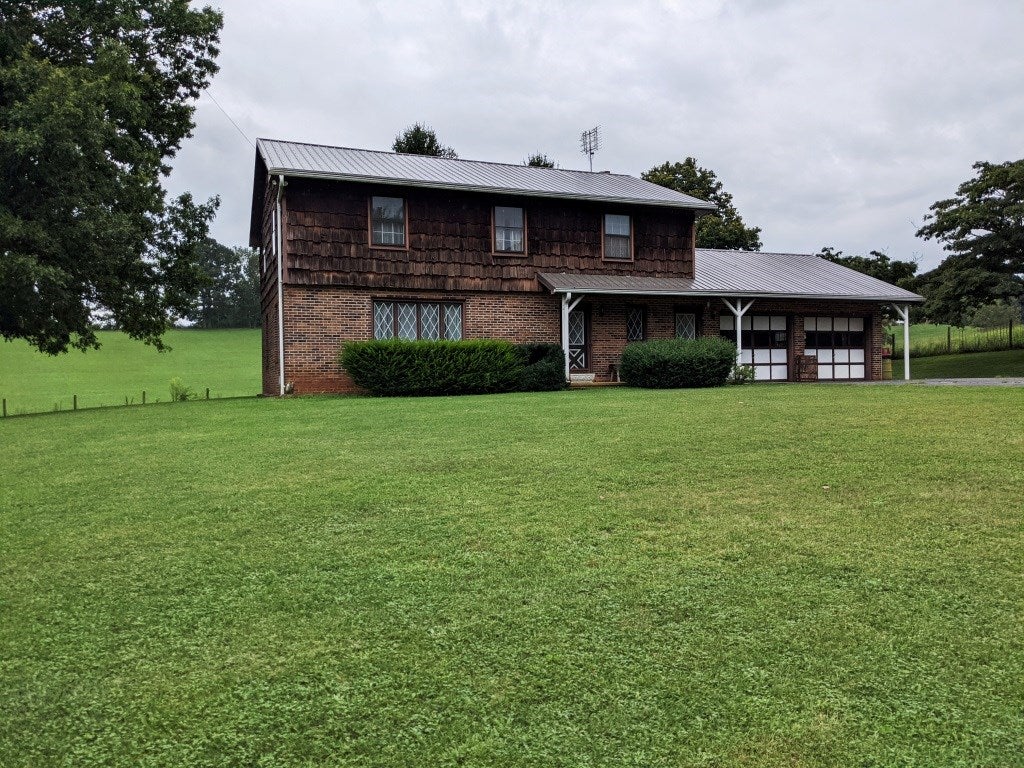 1645 Fort Chiswell Road Max Meadows, VA 24360 - Photo 15 of 27 Gallery Image 15