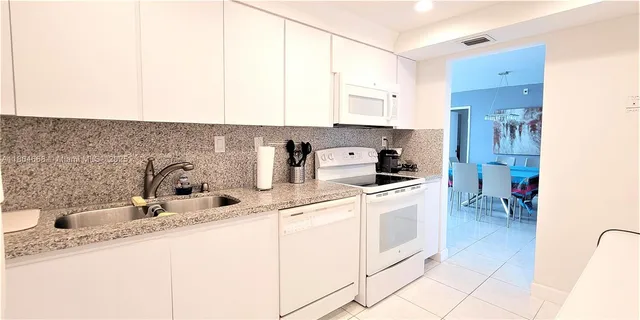 $3,100 | 3731 North Country Club Drive, Unit 926, Aventura, FL 33180