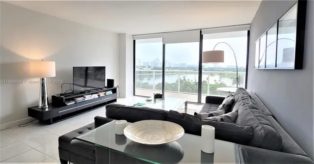 $3,100 | 3731 North Country Club Drive, Unit 926, Aventura, FL 33180