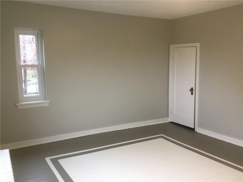 5450 Covode Place Pittsburgh, PA 15217 - Photo 20 of 25 a view of a small space with window