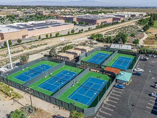 $450,000 | 39937 Golfers Drive, Palmdale, CA 93551