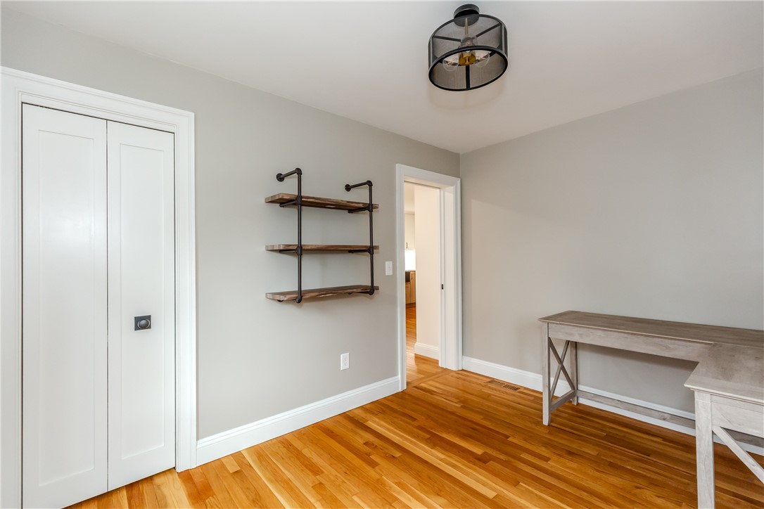 8 Barnes Street Smithfield, RI 02828 - Photo 17 of 48