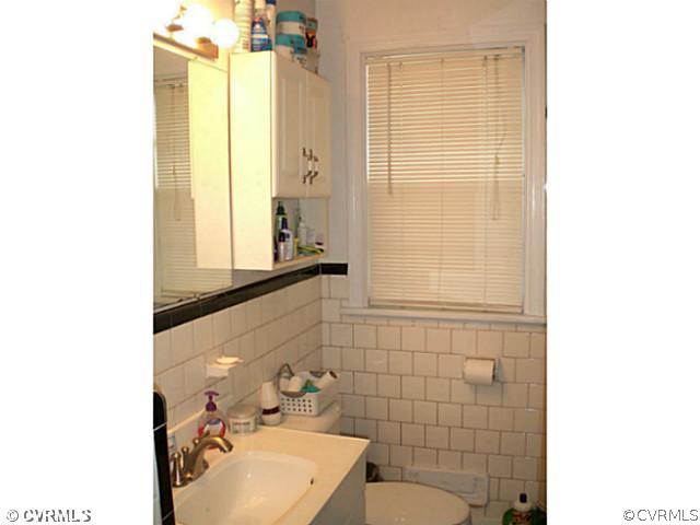 1206 Rosecroft Road Henrico, VA 23229 - Photo 8 of 12 Bathroom - tile