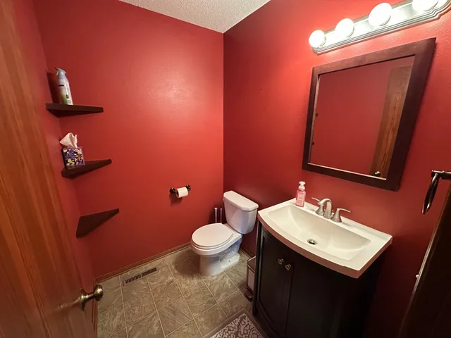 $309,900 | 1128 29th Street Northeast, Sauk Rapids, MN 56379