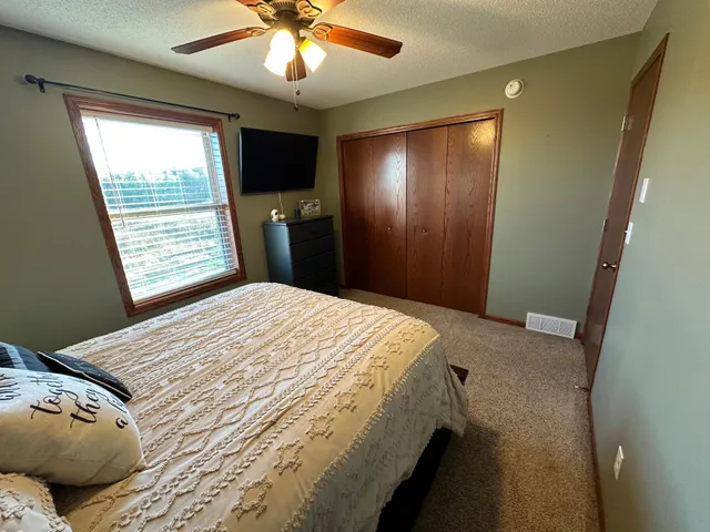 $309,900 | 1128 29th Street Northeast, Sauk Rapids, MN 56379