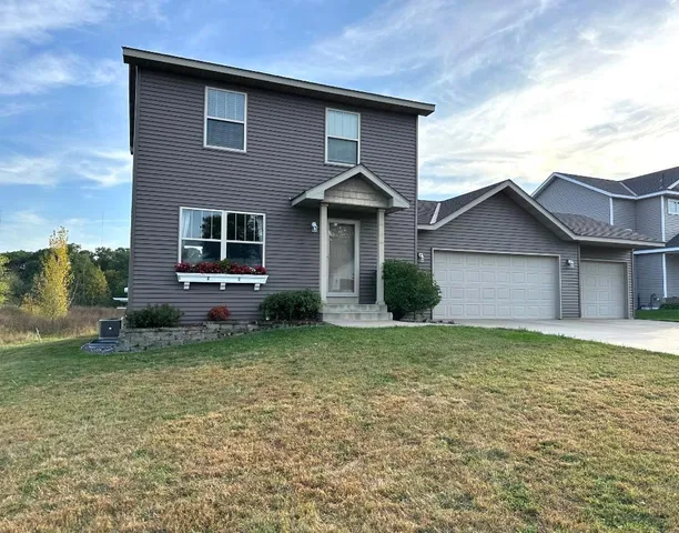 $309,900 | 1128 29th Street Northeast, Sauk Rapids, MN 56379