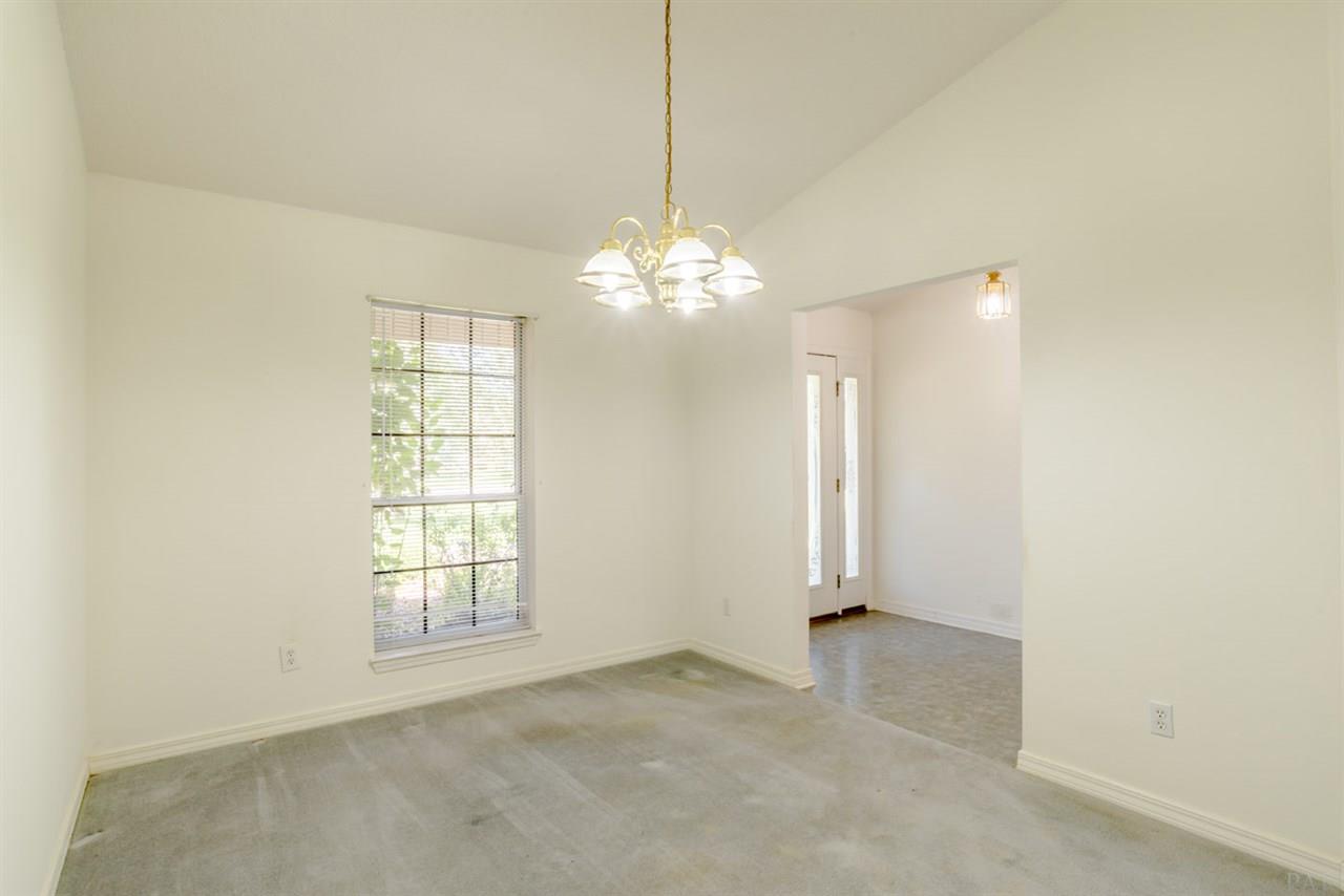 621 Riola Place Pensacola, FL 32506 - Photo 11 of 25 Gallery Image 11