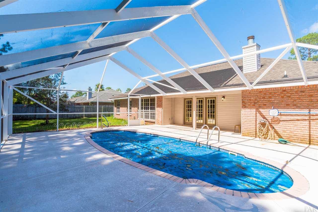 621 Riola Place Pensacola, FL 32506 - Photo 2 of 25 Gallery Image 2