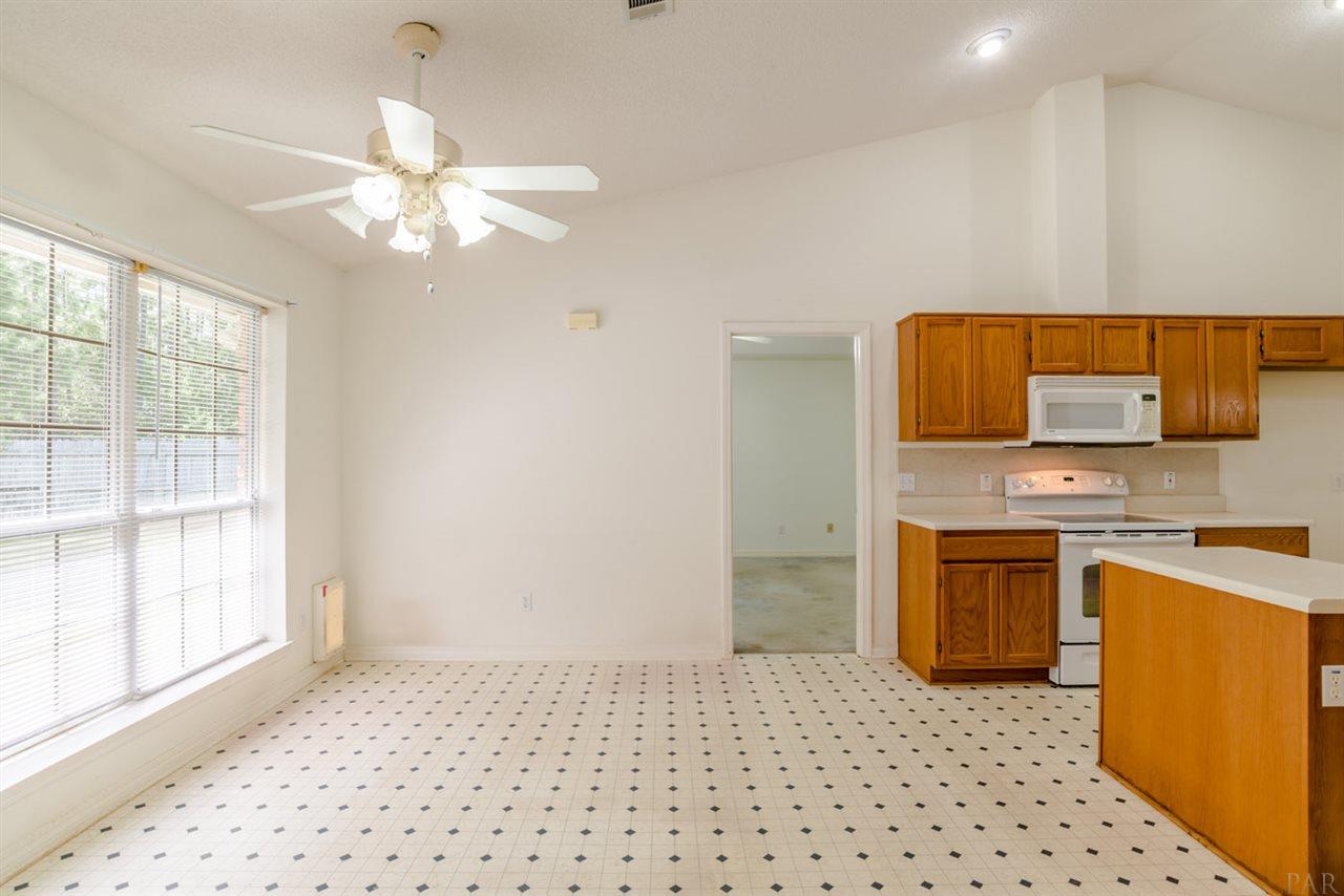 621 Riola Place Pensacola, FL 32506 - Photo 8 of 25 Gallery Image 8