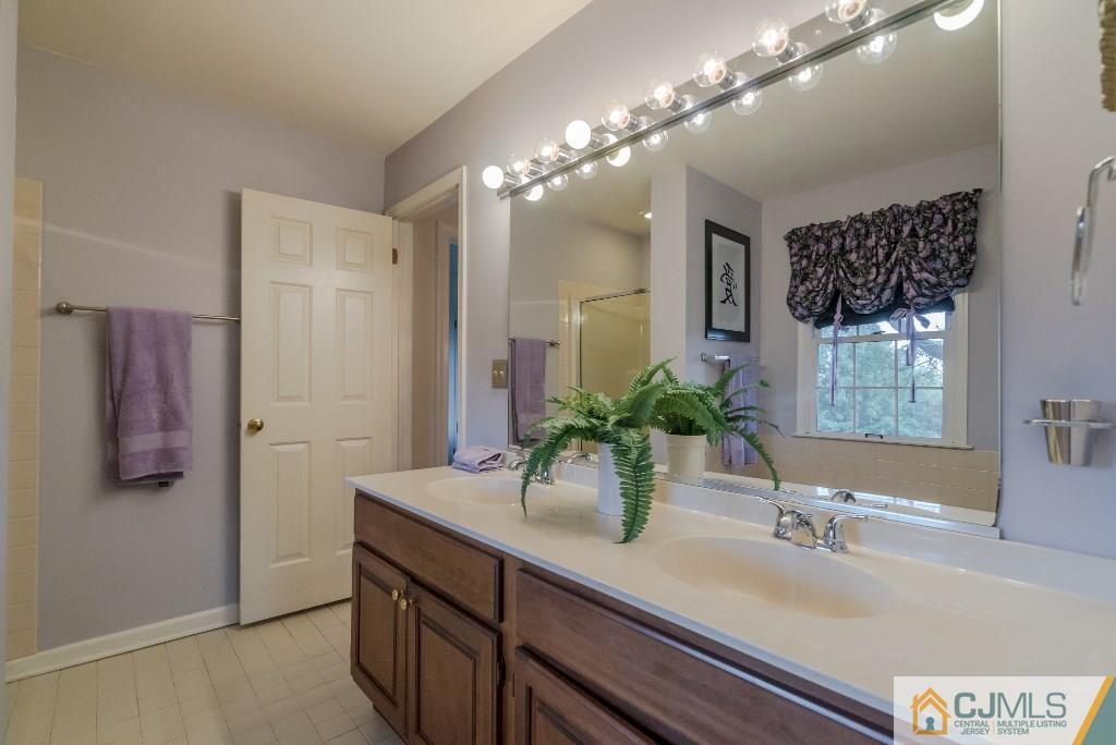 10 Fox Run Road Pennington, NJ 08534 - Photo 18 of 25 Gallery Image 18