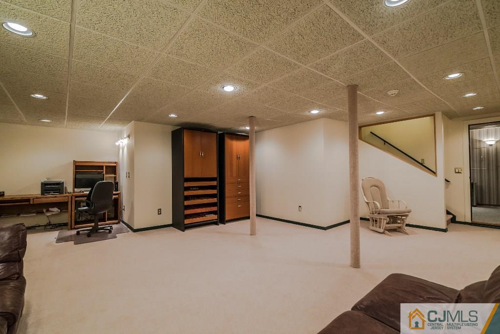 10 Fox Run Road Pennington, NJ 08534 - Photo 19 of 25 Gallery Image 19