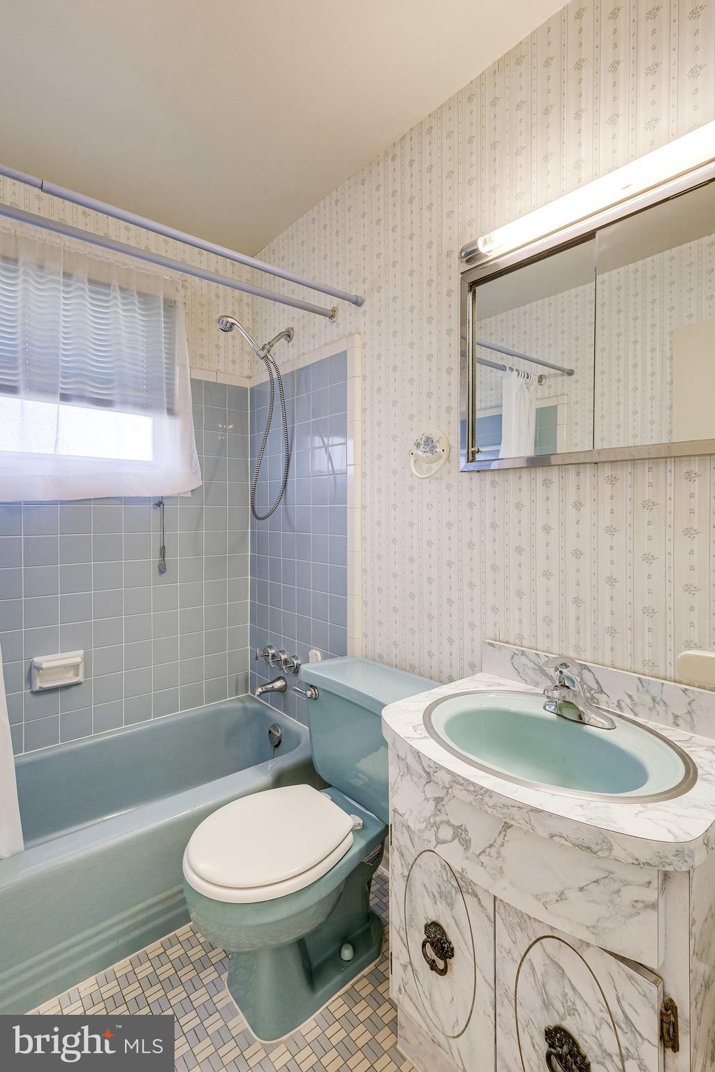 7612 Dunston Street Springfield, VA 22151 - Photo 25 of 51 Bathroom
