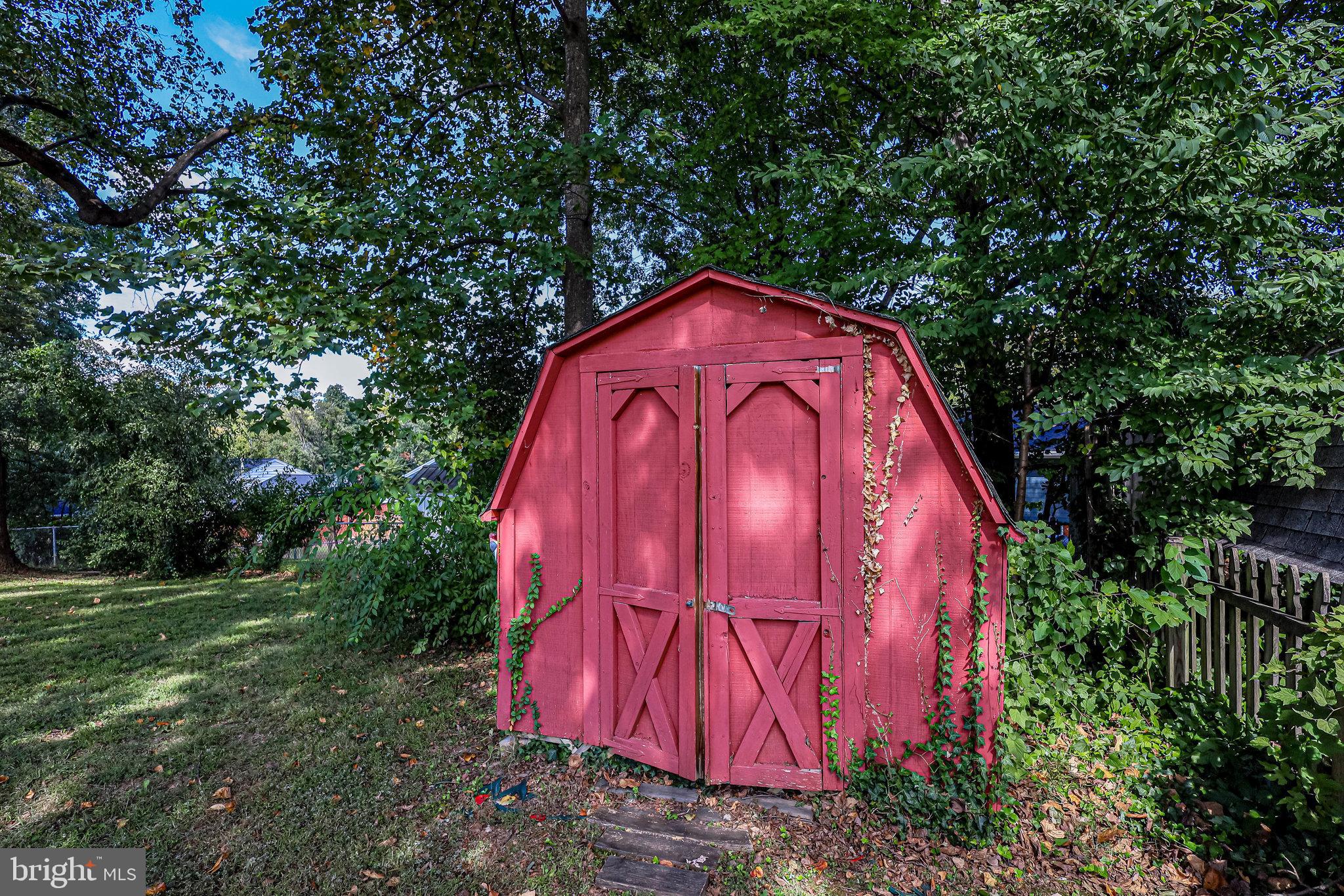 7612 Dunston Street Springfield, VA 22151 - Photo 37 of 51 Storage Shed