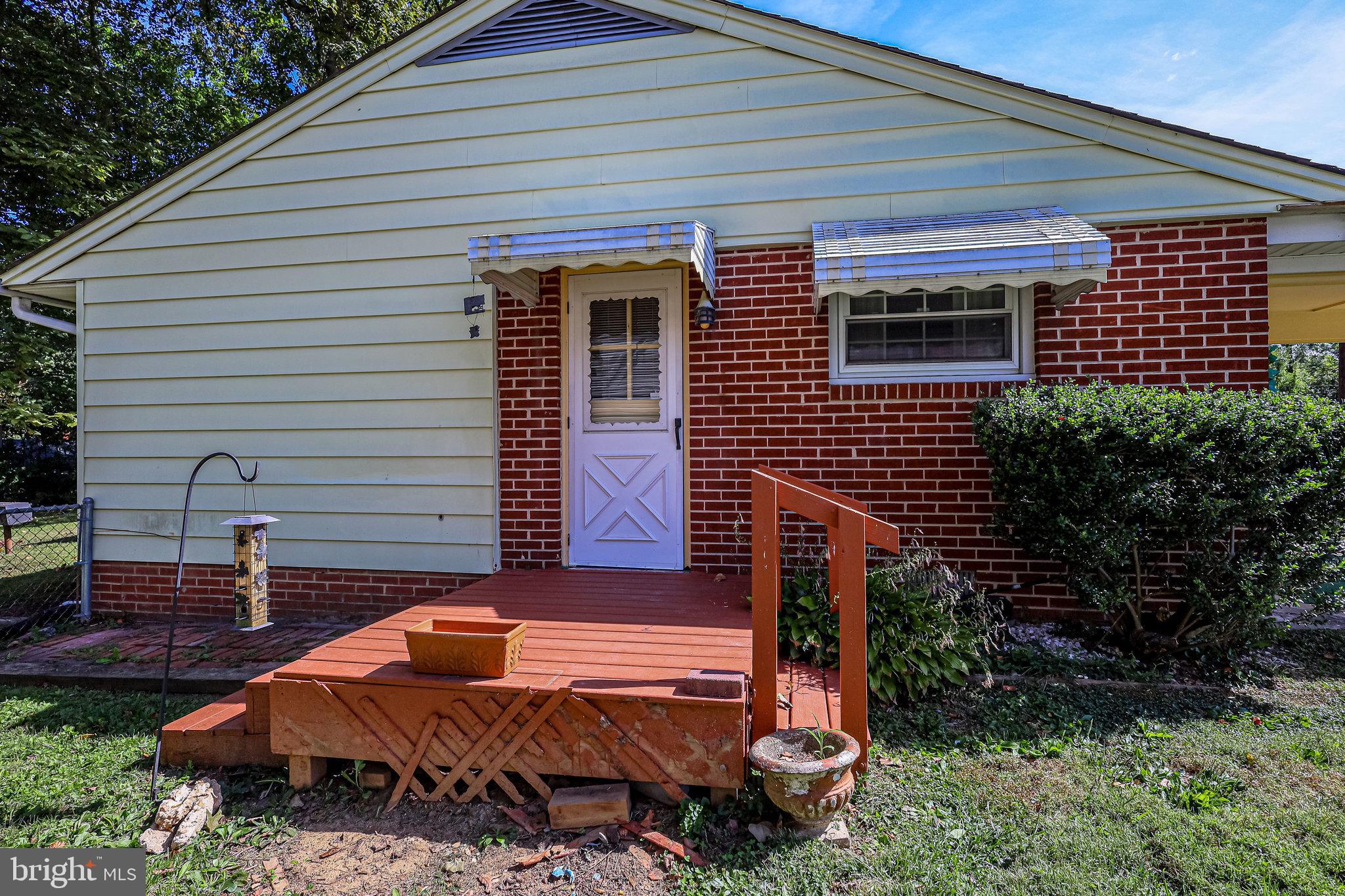 7612 Dunston Street Springfield, VA 22151 - Photo 42 of 51 Side Porch