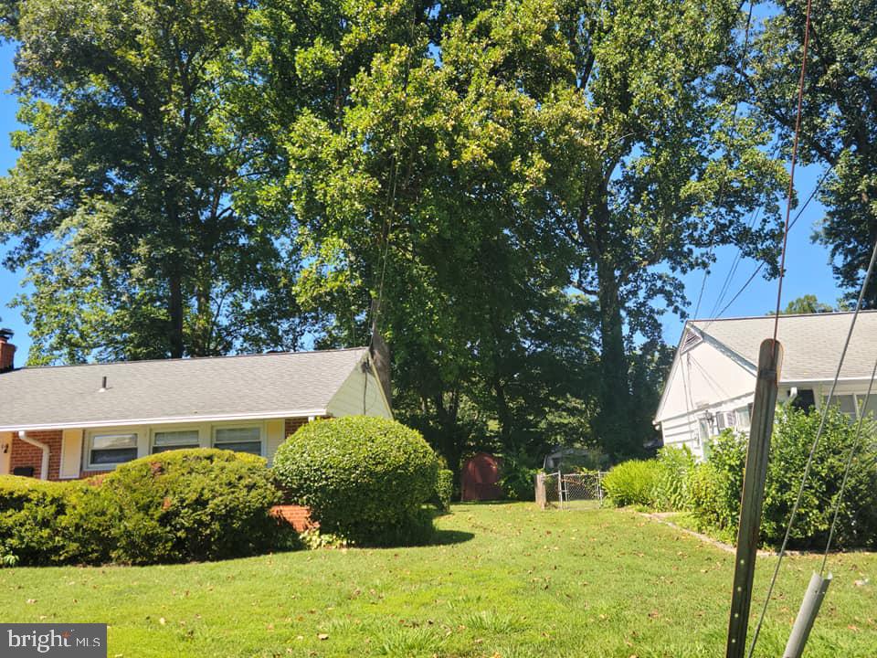 7612 Dunston Street Springfield, VA 22151 - Photo 49 of 51 Side Yard