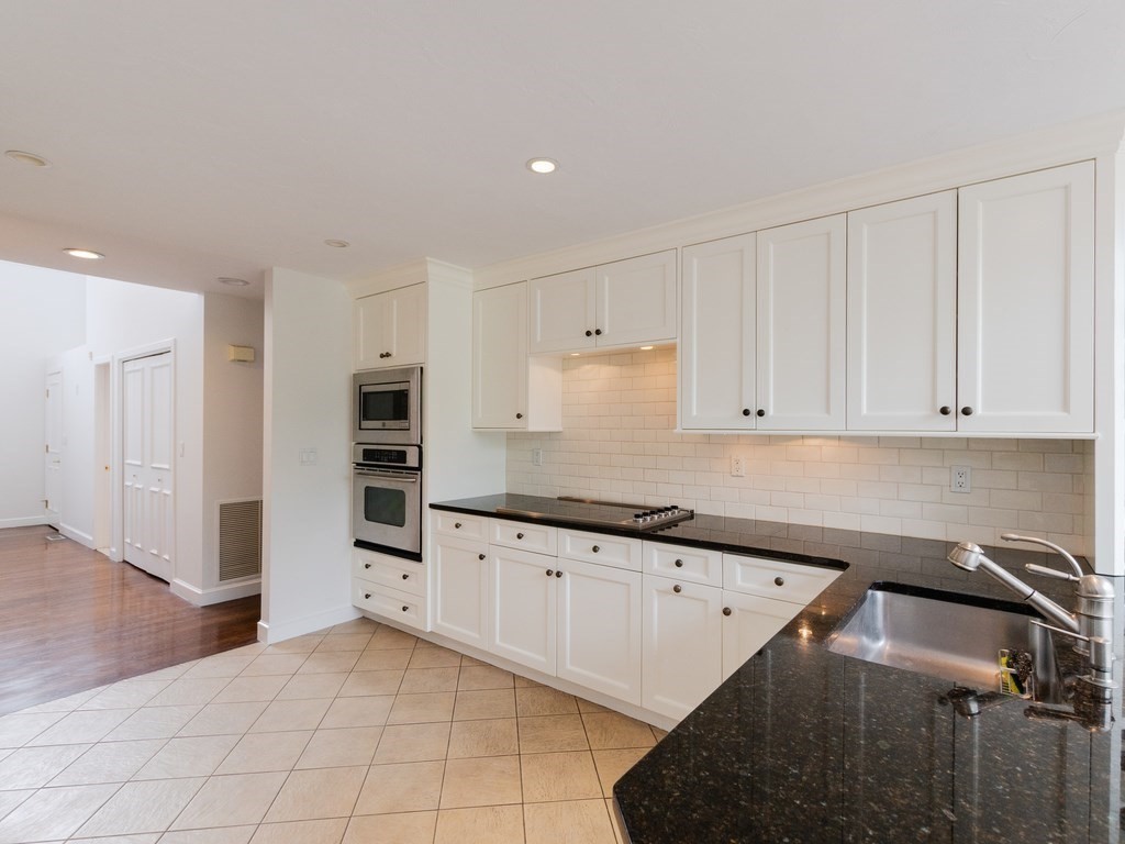 7 Wainwright Road, Unit 39 Winchester, MA 01890 - Photo 14 of 38 Gallery Image 14