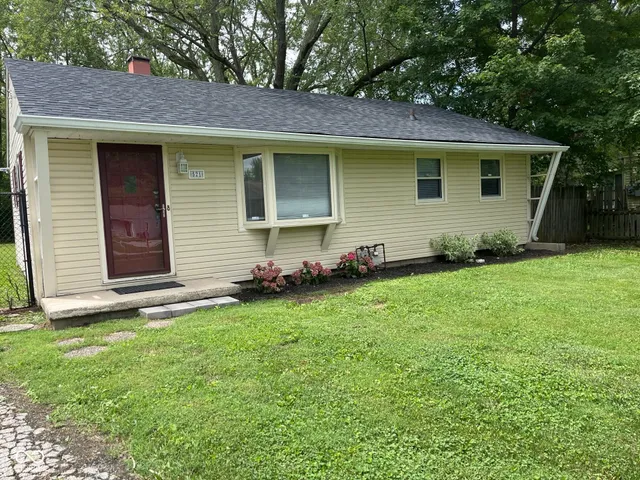$1,600 | 521 Arthur Drive, Carmel, IN 46280