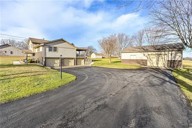 a view of entryway and hall