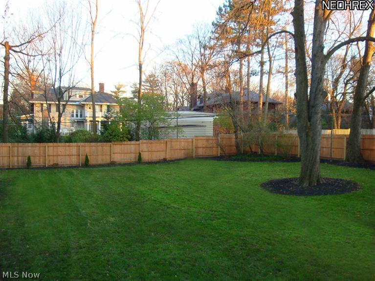 2895 Lee Road Cleveland, OH 44120 - Photo 2 of 25 Gallery Image 2