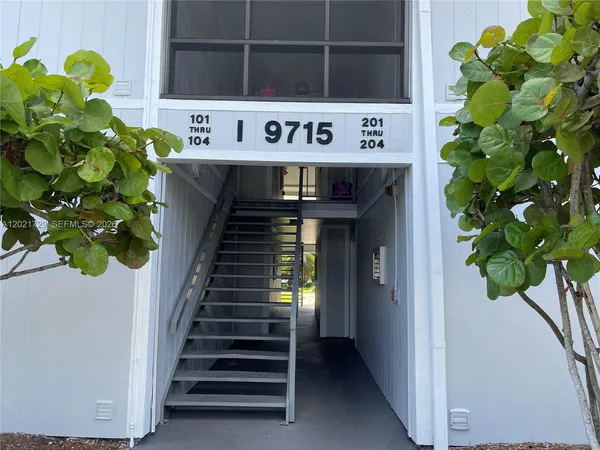 $2,300 | 9715 Hammocks Boulevard, Unit 103, Miami, FL 33196