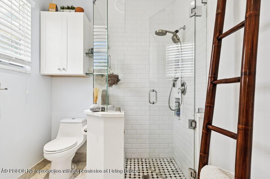 310 Almeria Road West Palm Beach, FL 33405 - Photo 27 of 71 27_310AlmeriaRd_323_Bathroom_Small