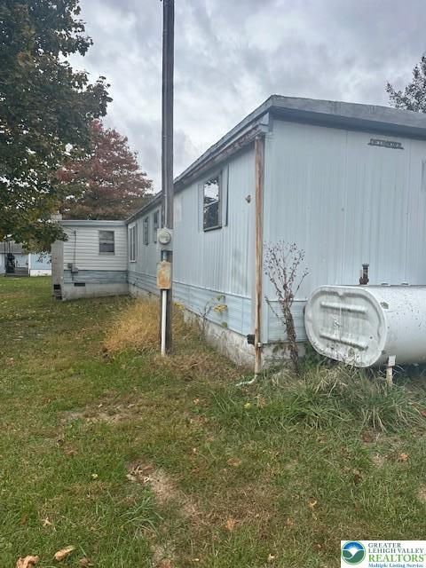 78 Locke Heights Road Bangor, PA 18013 - Photo 4 of 4 a backyard of a house