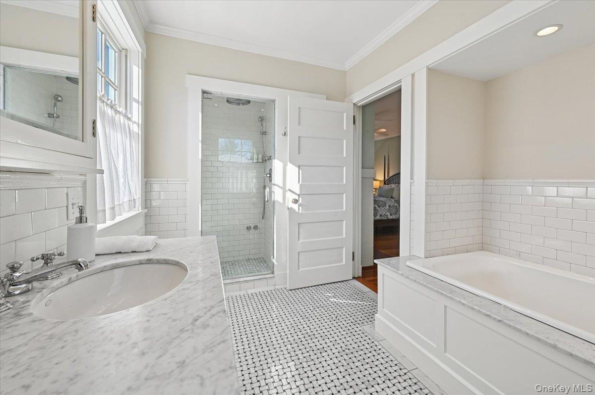 31 Emerson Road Larchmont, NY 10538 - Photo 21 of 39 It also has a working steam shower and a linen closet.