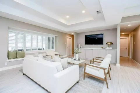 $670,000 | 5330 Jackwood Street, Houston, TX 77096